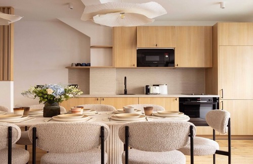 Epinettes Apartment | Completely refurbished& custom-built 2 living rooms, 6premium bedrooms, &terrace