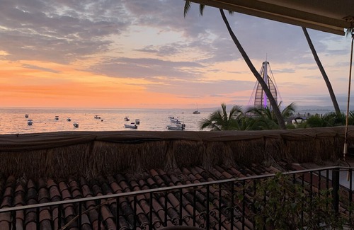 Amapas Condo | Completely Remodeled Oceanfront Condo on Los Muertos Beach