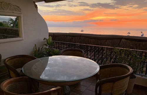Amapas Condo | Completely Remodeled Oceanfront Condo on Los Muertos Beach