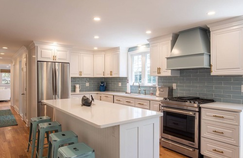 Katama House | Completely renovated Edgartown cape with New Pool ~ Sleeps 14