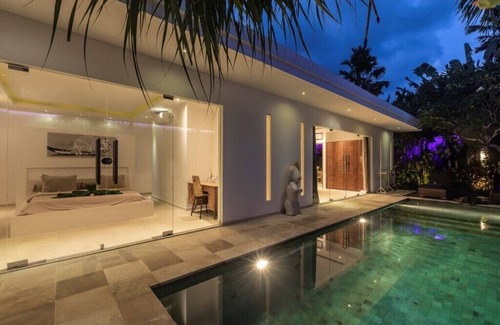 Sunset Road Villa | Complex Kaliandra - Central Seminyak Oberoi 10mn walk Villa