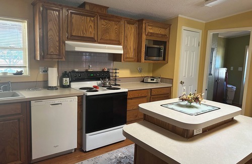 Uvalde House | Concan Leakey area - 20 mins to Garner Park, Reagan Wells, Dry Frio River