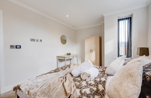 Syon Apartment | Concord House Kew, Brentford, London