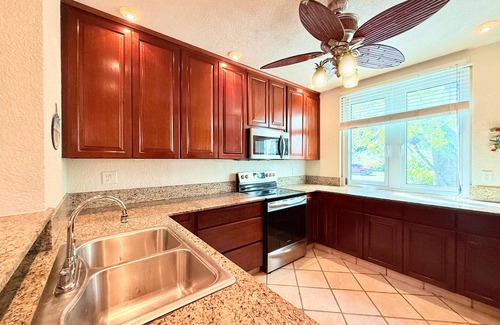 Roatan House | Condo 1C @ Parrot Tree Plantation