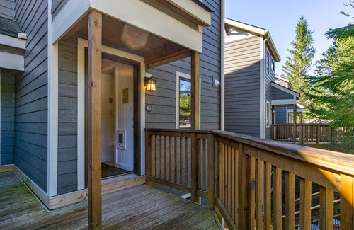Snowshoe Condo | Condo ∙ 2 bedrooms ∙ 9 guests