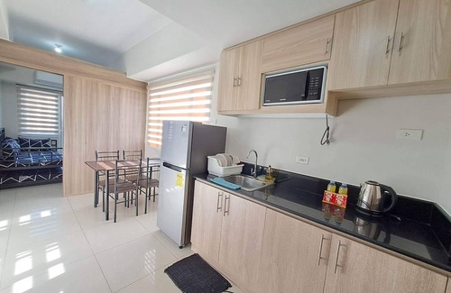 San Dionisio Condo | Condo 2Bedroom w/Balcony - near to Manila Airport