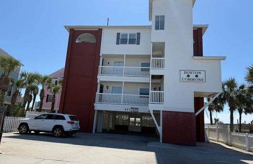 Surfside Beach Condo | Condo ∙ 3 bedrooms ∙ 8 guests