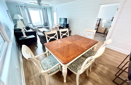 Surfside Beach Condo | Condo ∙ 3 bedrooms ∙ 8 guests