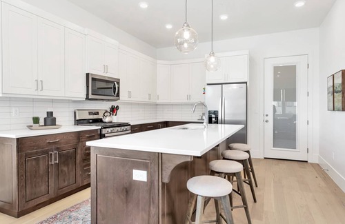 Bloomington Condo | Condo ∙ 3 bedrooms ∙ 10 guests