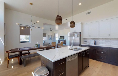 Bloomington Condo | Condo ∙ 3 bedrooms ∙ 10 guests