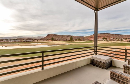 Bloomington Condo | Condo ∙ 3 bedrooms ∙ 10 guests