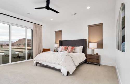 Bloomington Condo | Condo ∙ 3 bedrooms ∙ 10 guests