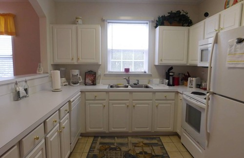 North Myrtle Beach Condo | Condo ∙ 3 bedrooms ∙ 6 guests