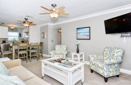 Siesta Key Condo | Condo# 319 Located across the street from Siesta Key Beach, Gulf and Pool View Condo!