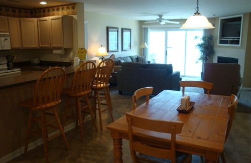 Osage Beach Condo | Condo 331 Parkview Bay, Osage Beach Lakefront LABOR DAY SPECIAL, BOOK NOW