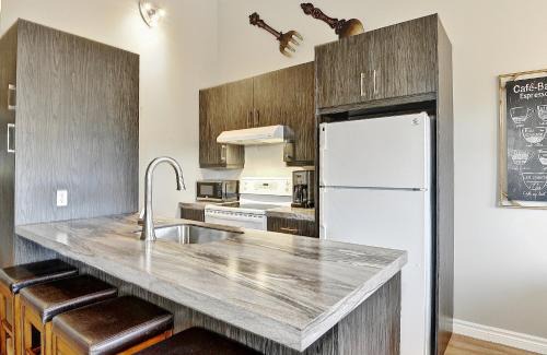 Stoneham Apartment | Condo 58 Chemin de la Corniche by Les Chalets Alpins