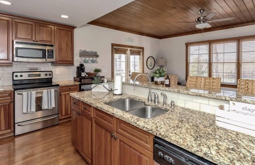 Dadeville Condo | CONDO at The Village - Lake Martin