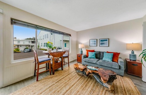 Lincoln City Hotel | Condo by the Sea