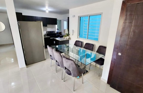 Villa Mella Apartment | Condo confortable avec piscine, votre oasis de confort à Santo Domingo Nord