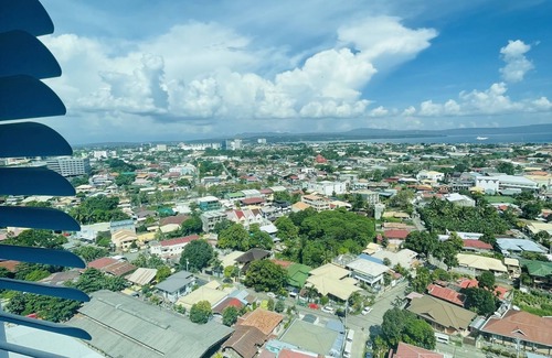 Davao Condo | Condo in Abreezaplace with Wifi and Netflix