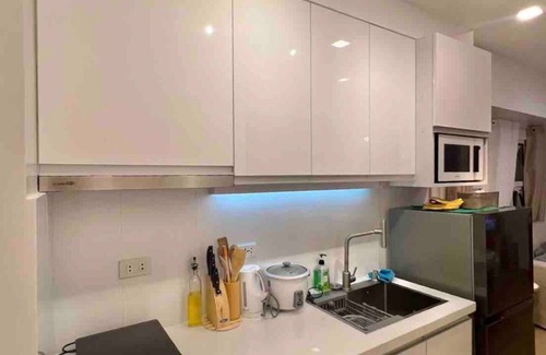 Diliman Condo | Condo in GMA Quezon City w/Videoke & Parking