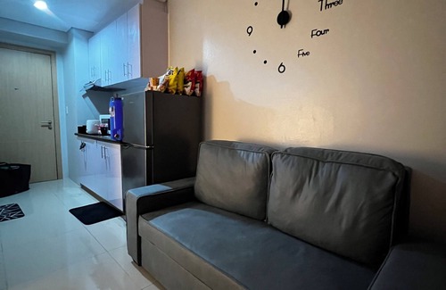 Santo Cristo Condo | Condo in SM North, Quezon City with Pool, Netflix, WiFi, AC