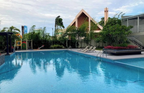 Poblacion District Condo | Condo in the heart of Davao City!nSwimming Pool View