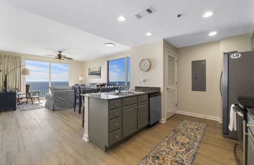 West Panama City Beach Condo | Condo in the Clouds Penthouse at Splash Resort