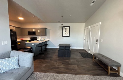 Vineyard Condo | Condo in Vineyard UT-pickleball courts, lakeside walkways & playground.
