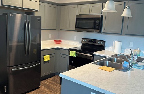 Vineyard Condo | Condo in Vineyard UT-pickleball courts, lakeside walkways & playground.