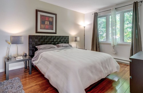 Longueuil Apartment | Condo Moderne 2 Chambres 15min du Centre Ville