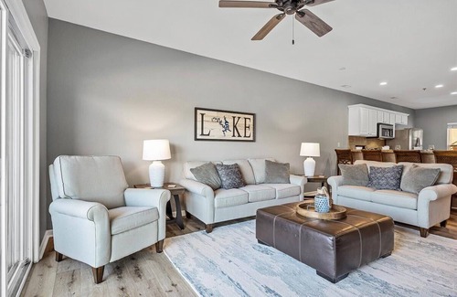 Camdenton Condo | Condo near Ozark Amphitheater LOTO