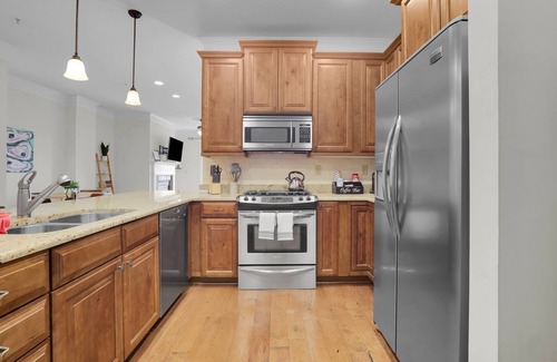 Historic District - North Condo | Condo on Bay Street, Downtown Historic Savannah, Elevator, River Views