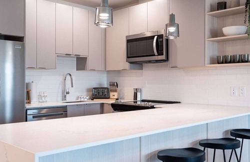 Revelstoke Condo | Condo - Revelstoke Vacations - The Selkirk House with private hot tub