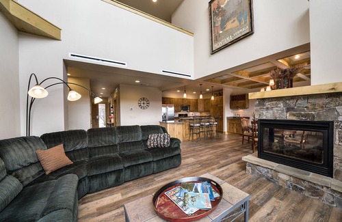 Bigfork Condo | Condo w/fireplaces, A/C- Marina Cay Estates Bigfork Bay