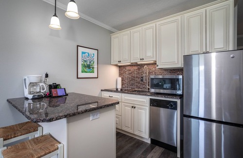 Bigfork Condo | Condo w/gorgeous views & walk-out patio - Updated Waterfront Marina Cay Studio