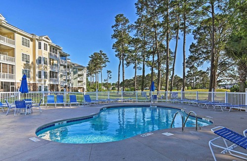 Central Myrtle Beach Condo | Condo w/ Patio & Pool Access ~ 2 Miles to Beaches