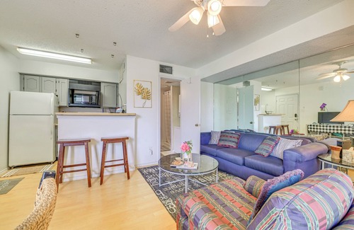 Fort Worth Apartment | Condo w/Pool Access: 3 Mi to Downtown Fort Worth!