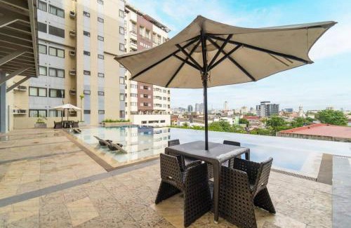 Mabolo Apartment | Condo WIFI up to 100mbps Infinity Pool