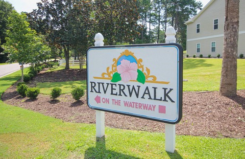 Myrtle Beach House | Condo with central AC, washer/dryer, shared outdoor pool, & on-site golf