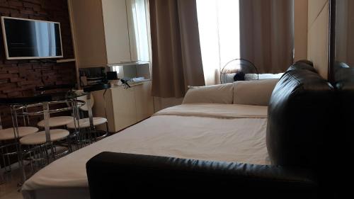 Loyola Heights Apartment | Condodorm Berkeley Katipunan Ave Quezon City