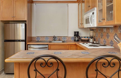 El Medano Ejidal Hotel | Confirmed reservation 2 bdrm suite at Villa Del Arco Great views, on the beach.