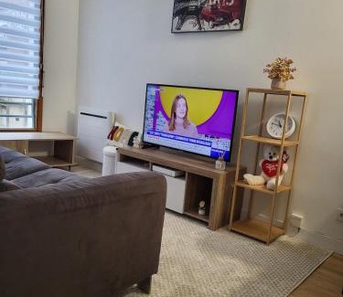 Issy-les-Moulineaux Apartment | Confort et parking à 10 min de Paris