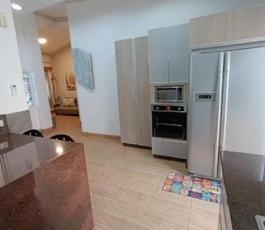 Naguanagua House | Confortable y hermosa casa en conjunto cerrado a 5 minutos de La Universidad de Carabobo y 10 de la zona centrica Valencia con todos los serivicios cerca