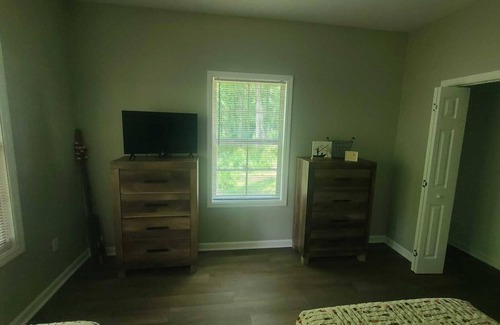 Crane Hill House | Connie's Cottage on Crooked Creek/Lewis Smith Lake