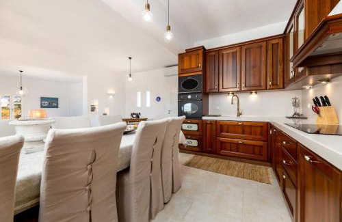 Aliki Villa | Constamar Villa