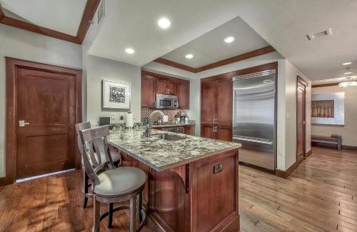Truckee Apartment | Constellation Residences - 3 Bedroom Penthouse Condo