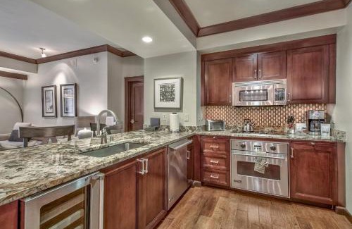 Truckee Apartment | Constellation Residences - 3 Bedroom Penthouse Condo