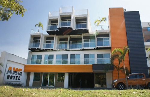Puerto Vallarta Hotel | Container Inn