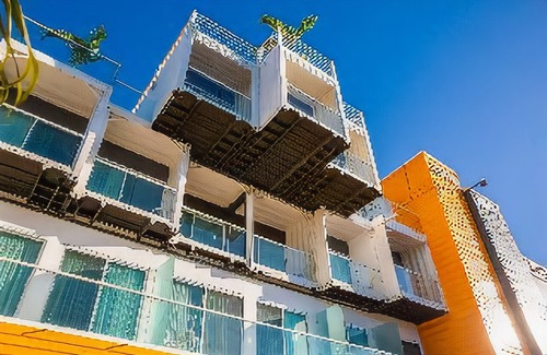 Puerto Vallarta Hotel | Container Inn